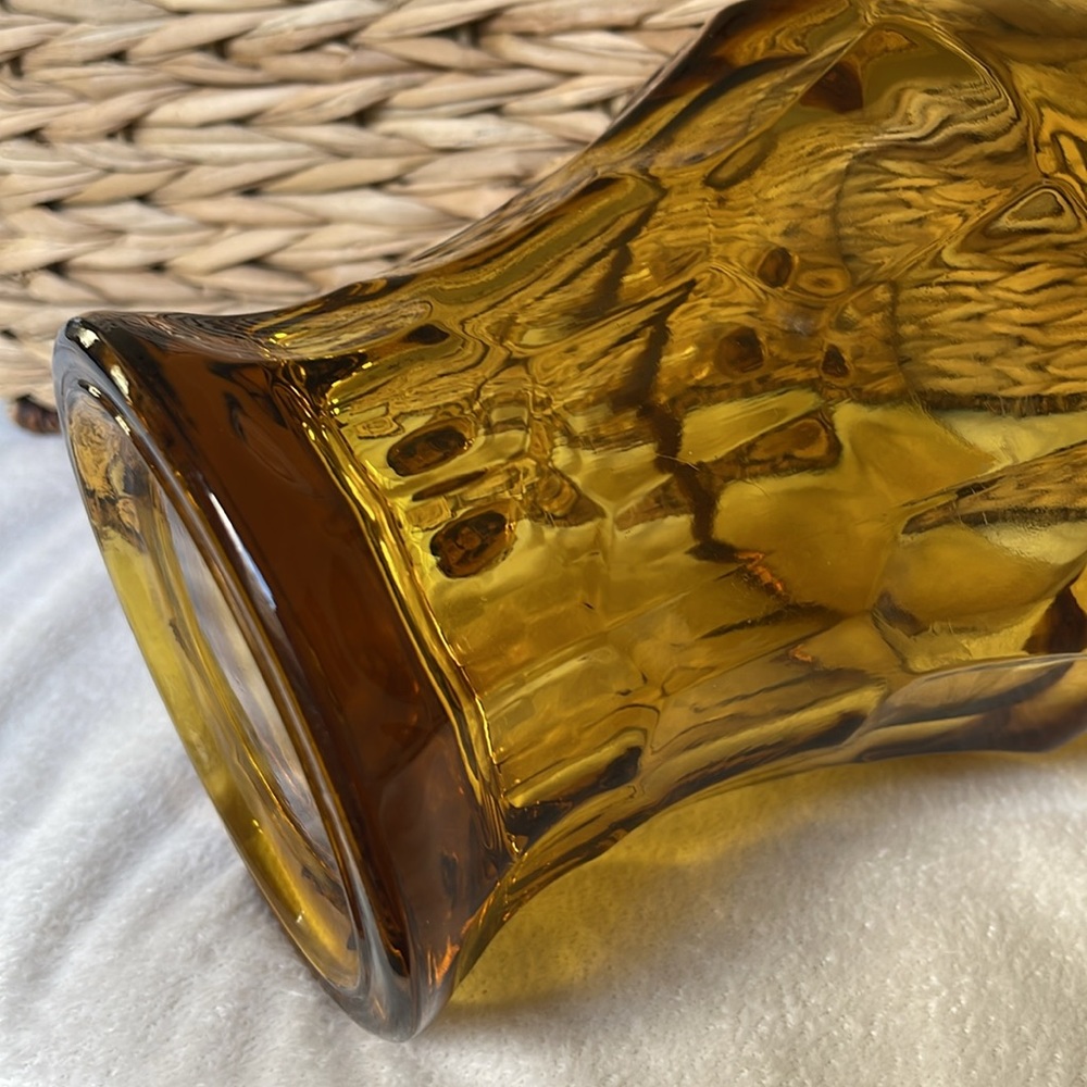 Vintage Glass Amber Gold Water Pitcher 44 ounces or 4 1/2 cups - Picture 8 of 8